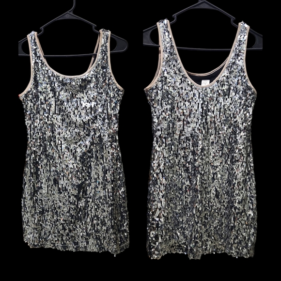 Theatrical silver sequin sleeveless dress - Picture 1 of 3